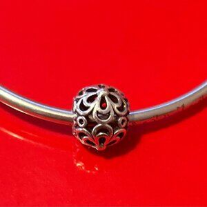 COPY - PANDORA: Charm with flowers